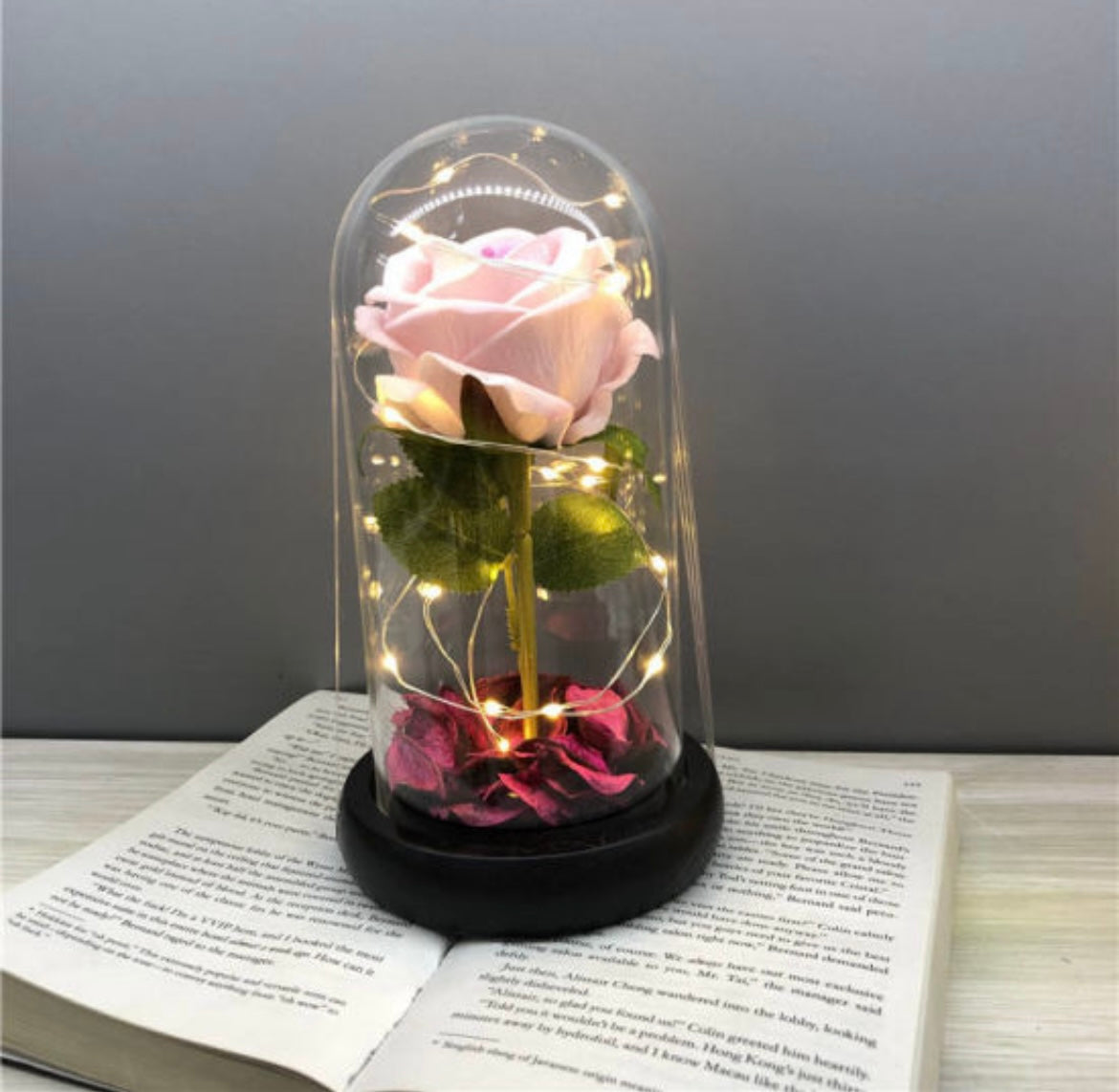 High Quality Gift Flowers Artificial Rose in Glass Dome with
LED Light Festival Valentine's Day Flowers Artificial